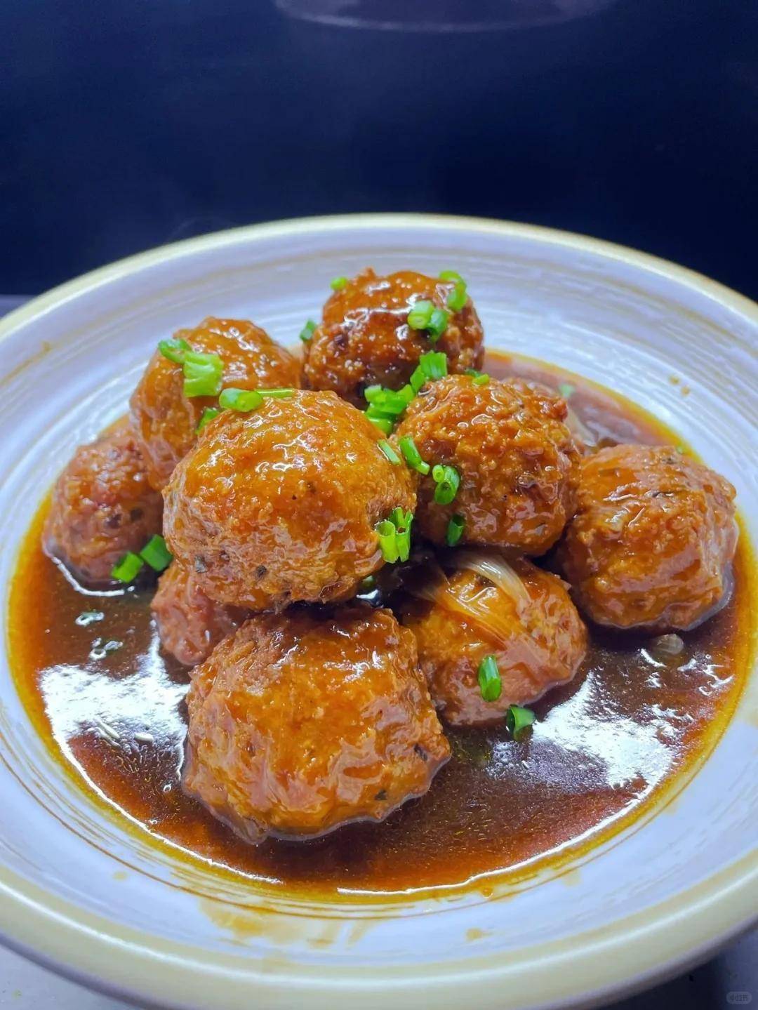 家常烧丸子最好吃的做法，比油炸都香，Q弹多汁！